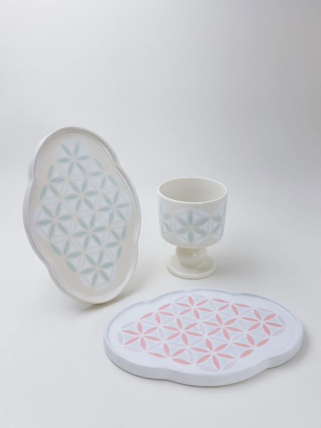 Flower of Life Cloud Plate | Porcelain - Geometric Engraving by Marsel