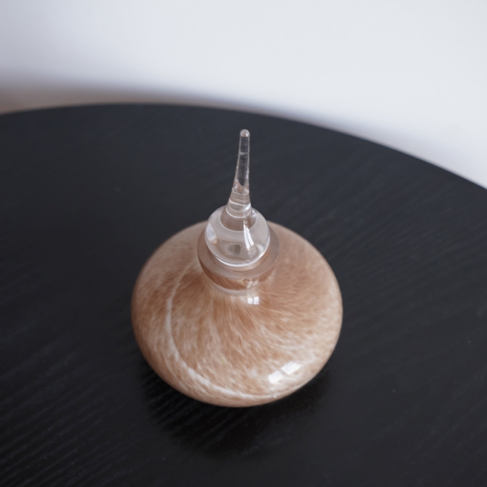 Sculptural glass diffuser bottle in black or yellow, 100ml - source image 12