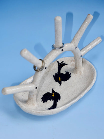 Ceramic Ring Holder by Fanxi